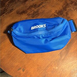 Brooks Bright Blue Fanny Pack with Zip Pocket UNISEX